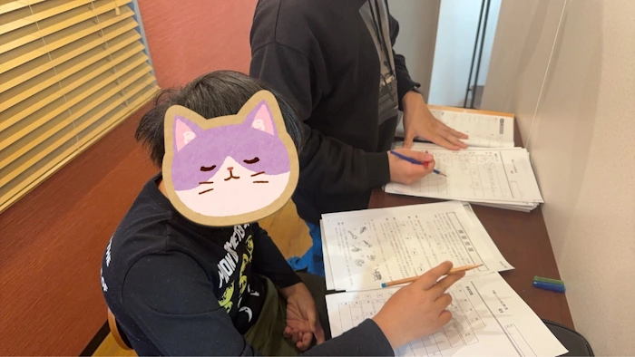 家庭教師IOI 冬期勉強会の学習風景 問題に取り組む手元